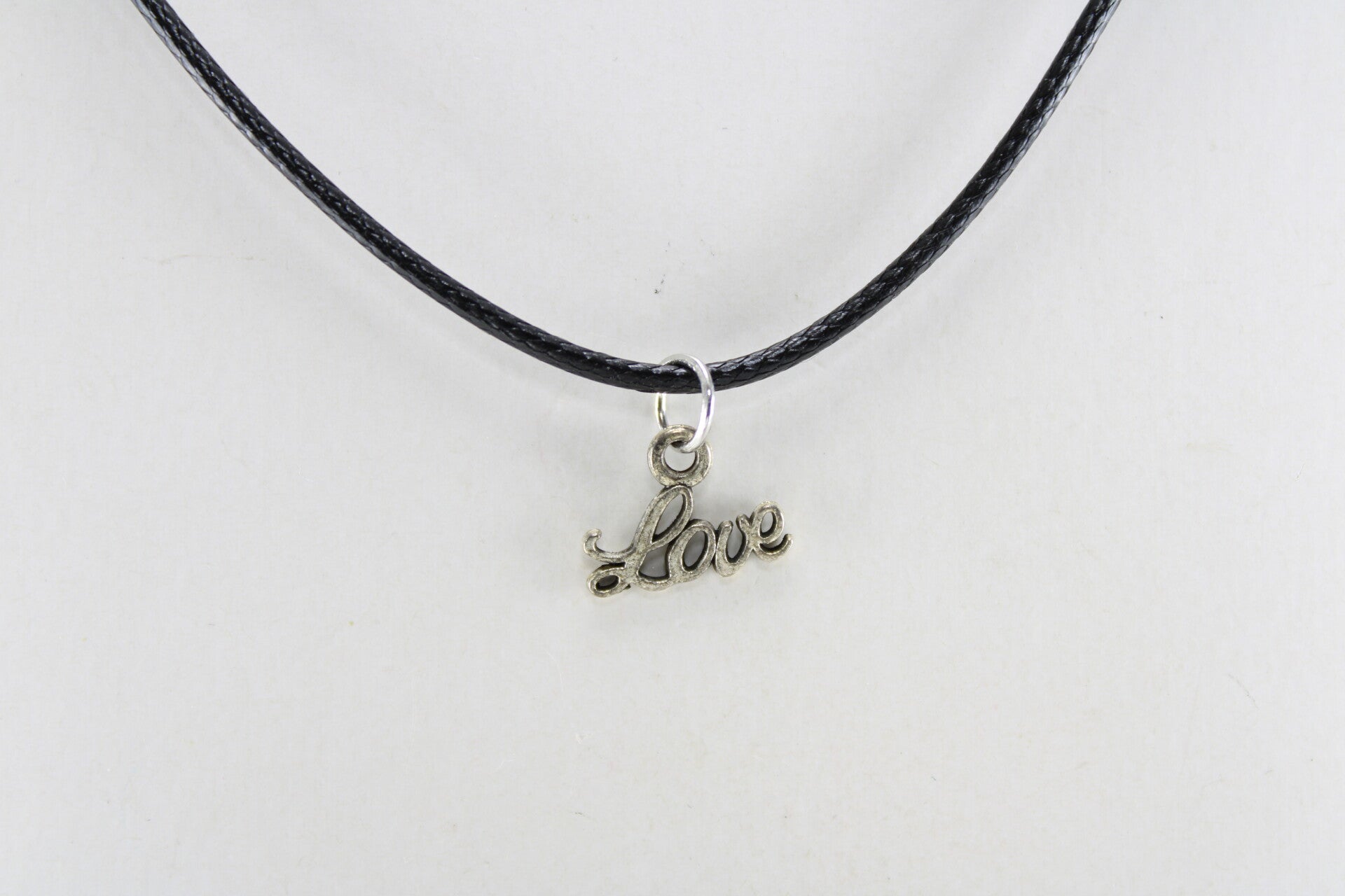 "Love" Hanger - Ketting Dream Tekst