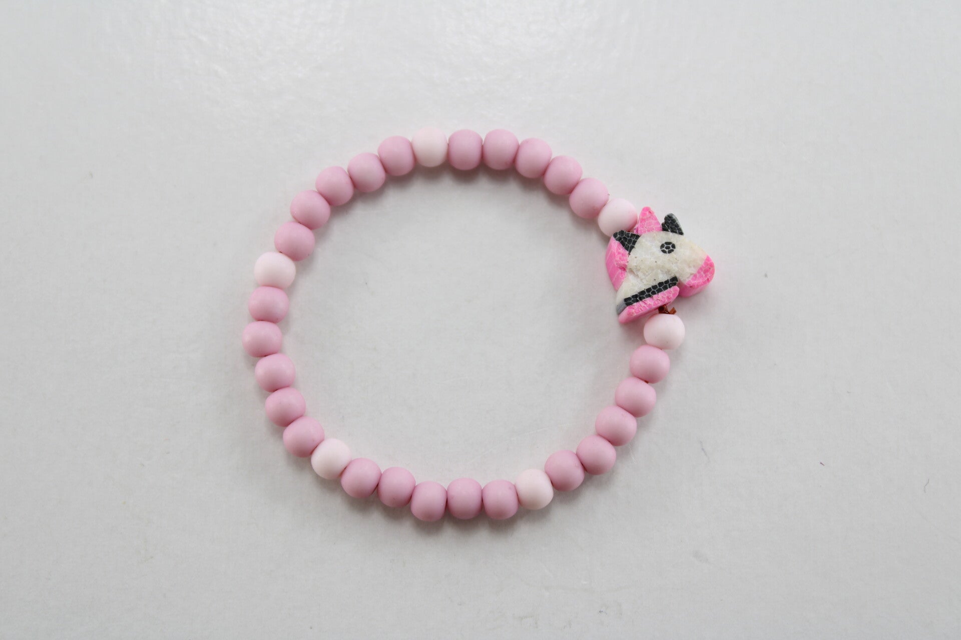 Peuter/Kleuter Met Figuurtjebedel Divers - Armband Kralen