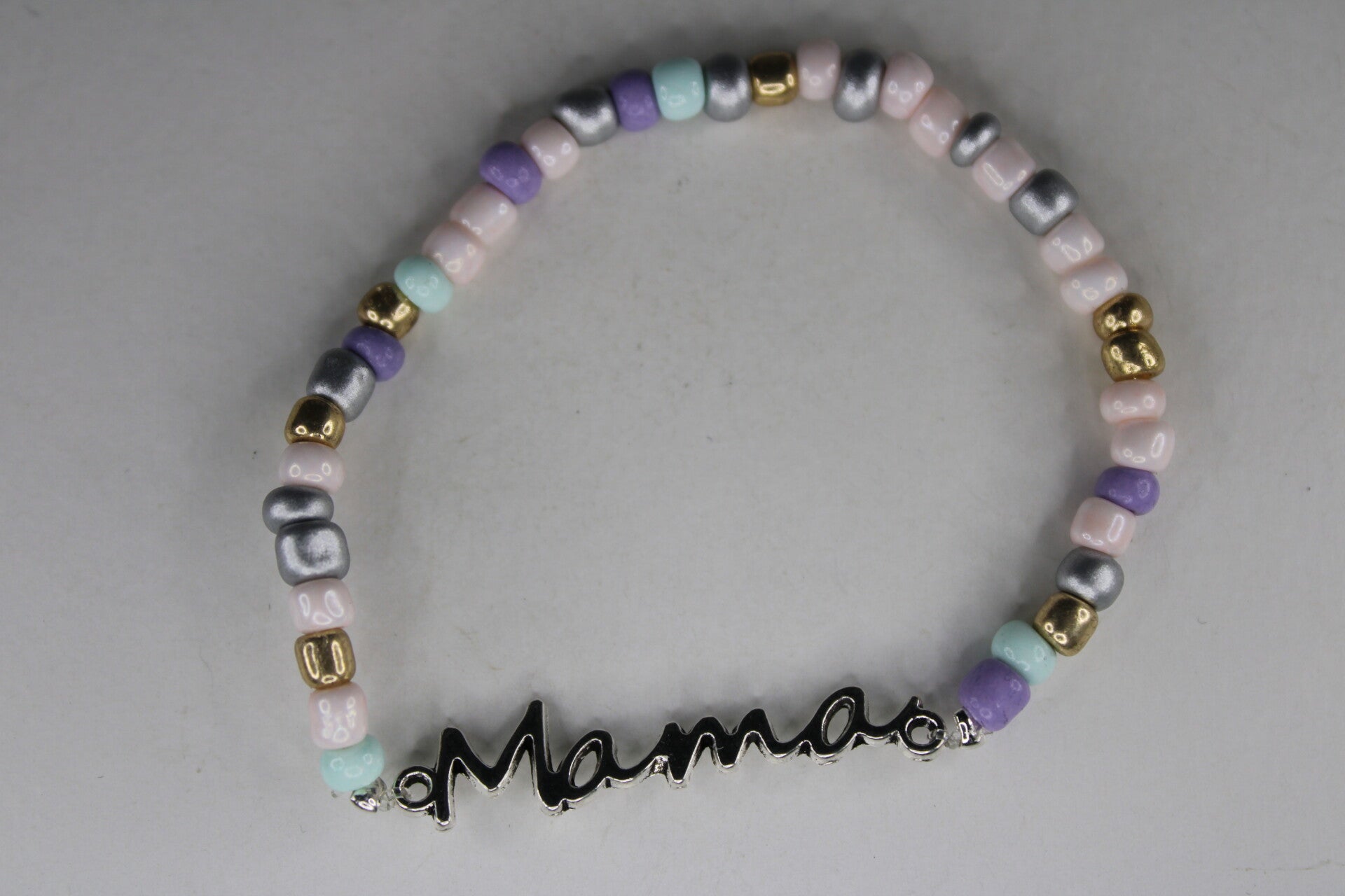 Divers Gekleurde Kralen Met "Mama" Divers - Armband