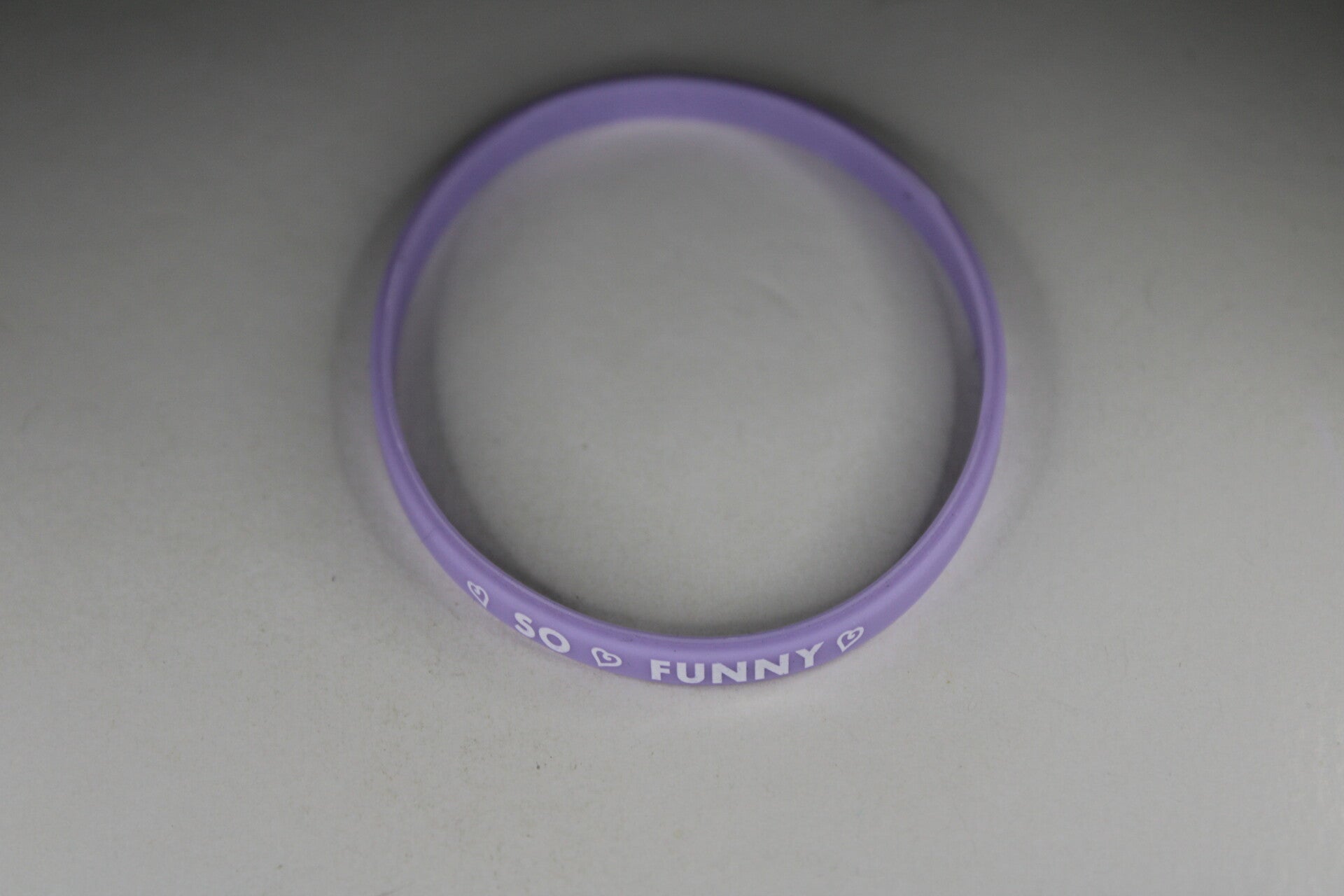 "♥︎ So ♥︎ Funny ♥︎" - Rubberen Armband
