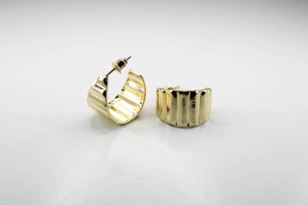 Kleine Hoops Met Lijnen Structuur - Oorbellen