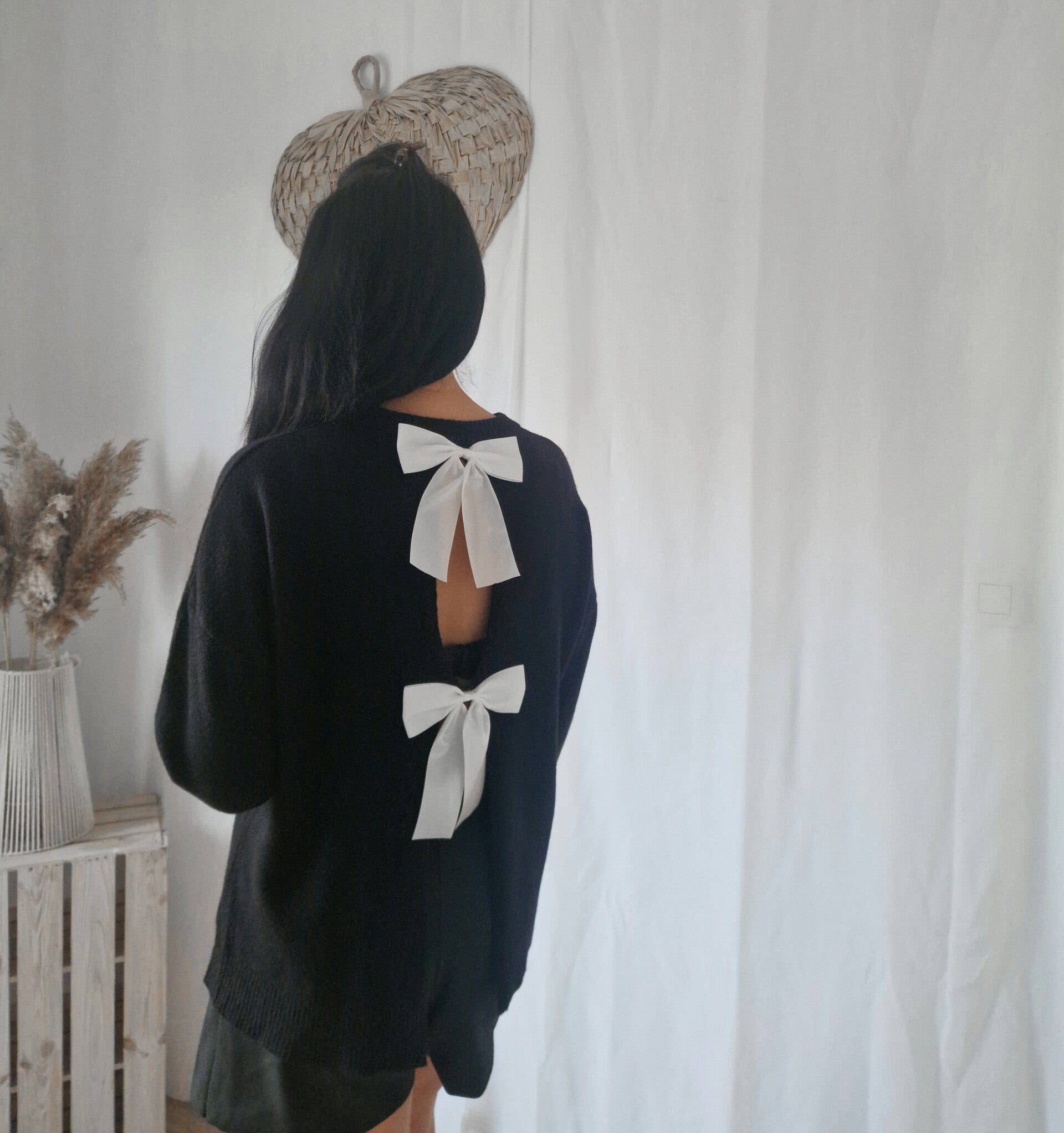 Zachte pull met strikken aan de achterkant (div.kleuren)