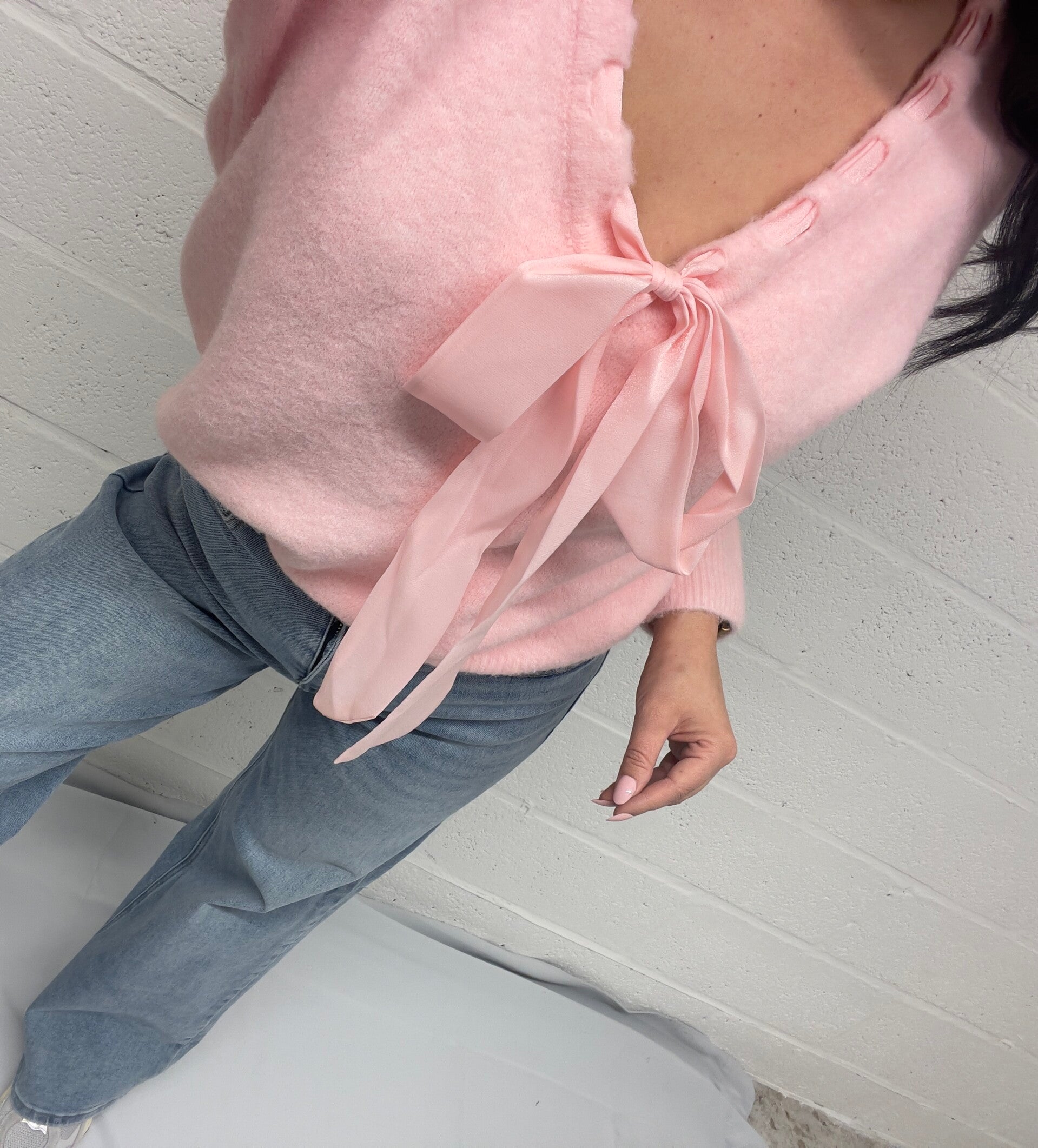 Zacht pulltje met strik (div.kleuren)