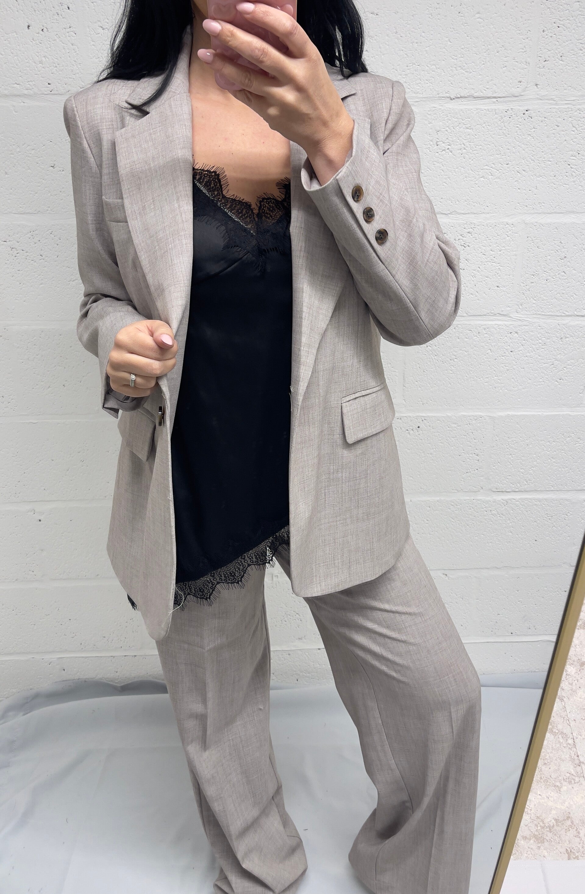 Assymetrische top met kanten details