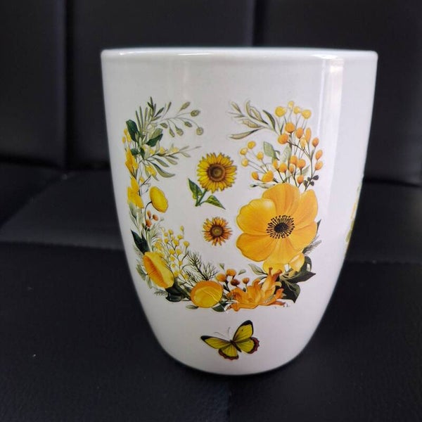Tasse 0,2l mit gelben Blumen