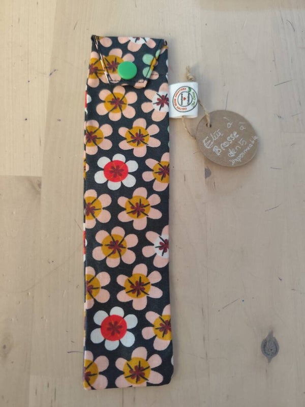 Etui à tête de brosse à dents Marguerites