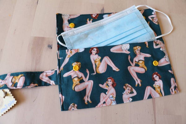 Pochette à masques  "Pin up"