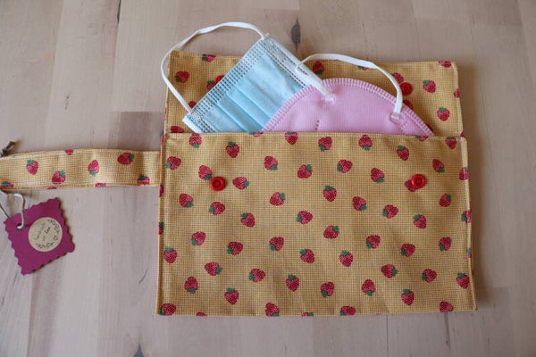 pochette à masques ou couverts fraises