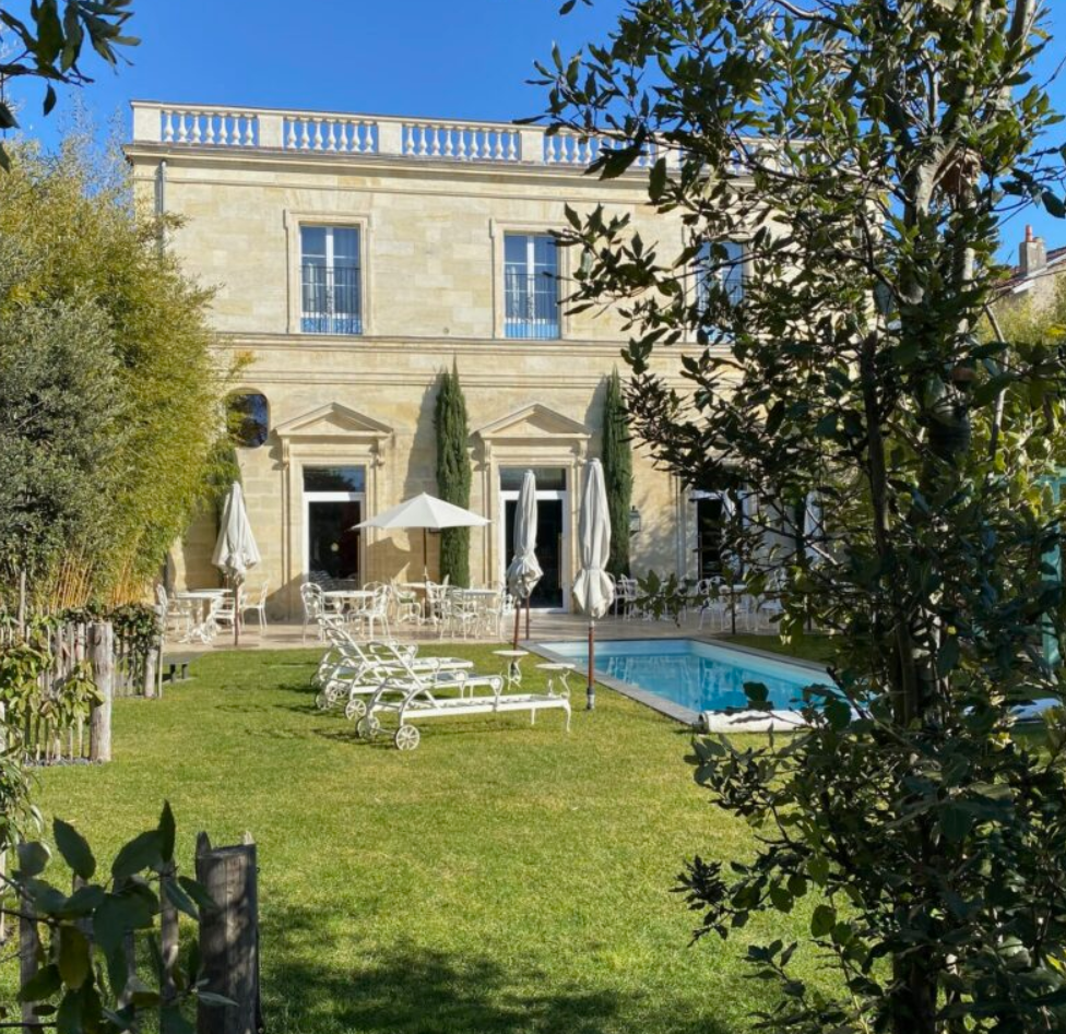 Achetez aux Chartrons à Bordeaux avec Ma Maison à Bordeaux. Découvrez les secteurs, les appartements de caractère et nos conseils pour réussir votre achat immobilier.
