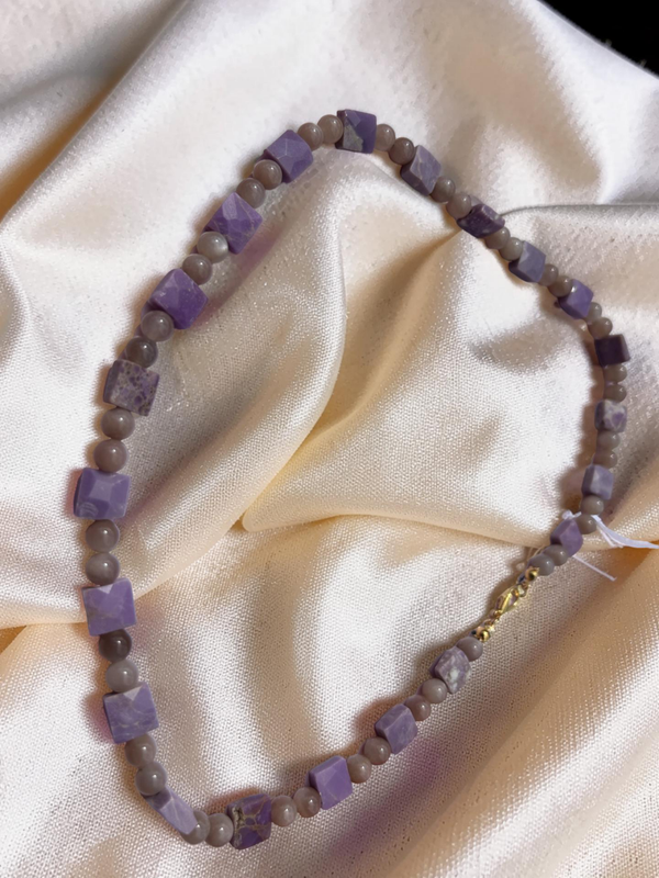 Fosfoderite e pietra della luna