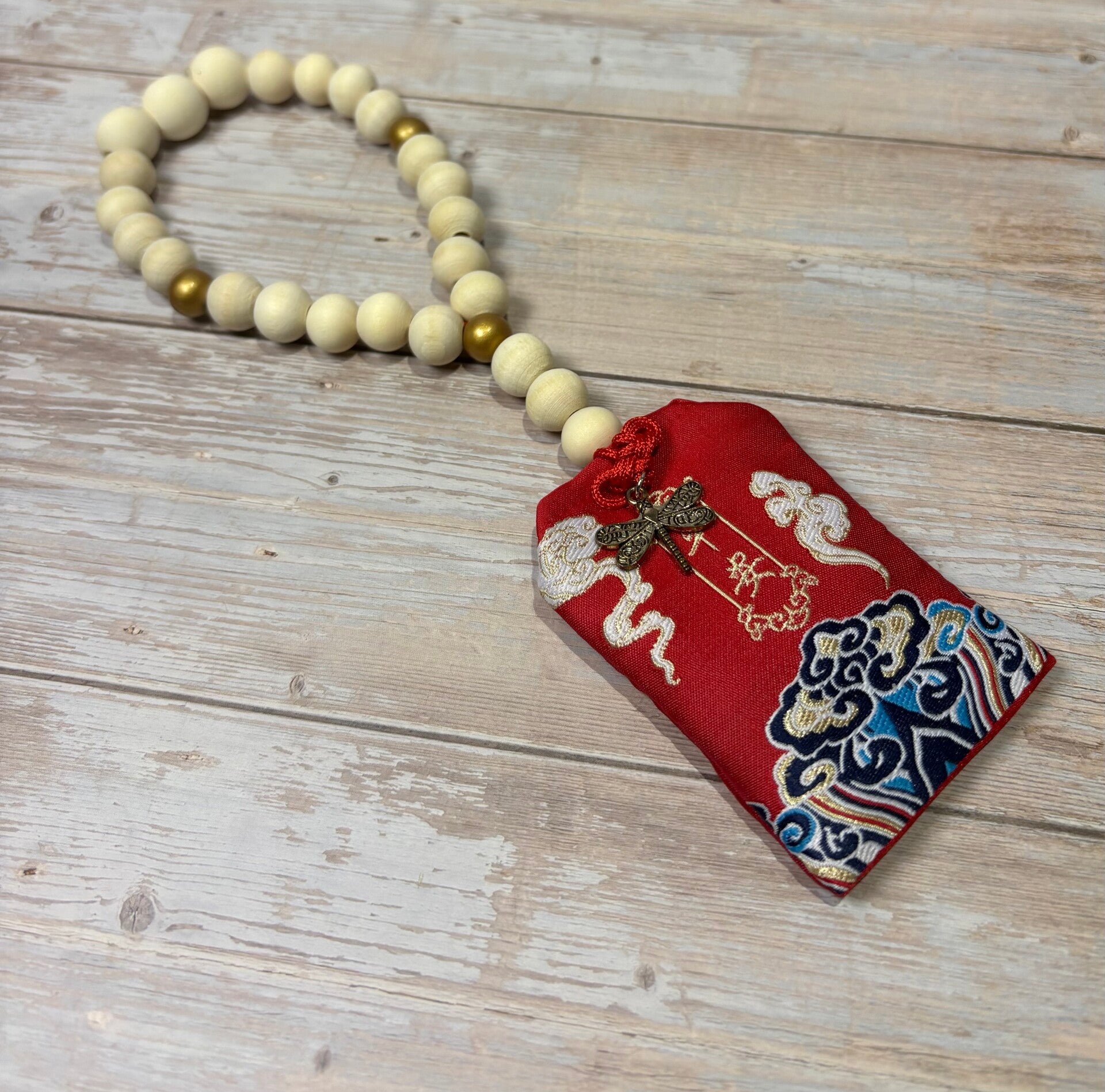 Suspension diffuseur de parfum pour voiture #6 Perles en bois & pochette