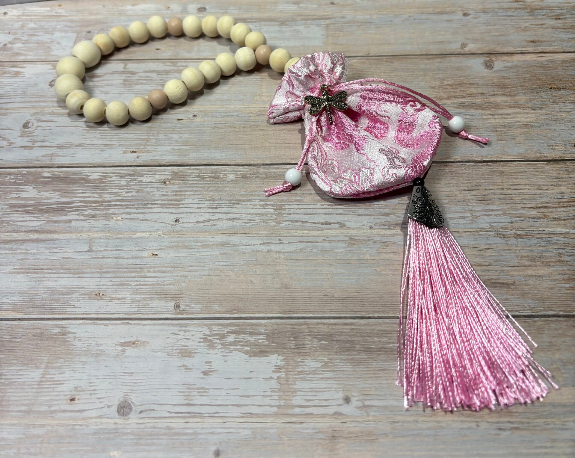 Suspension diffuseur de parfum pour voiture #1  Perles en bois & pompon