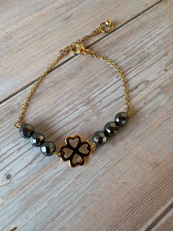 Bracelet Hématite – Trèfle porte-bonheur