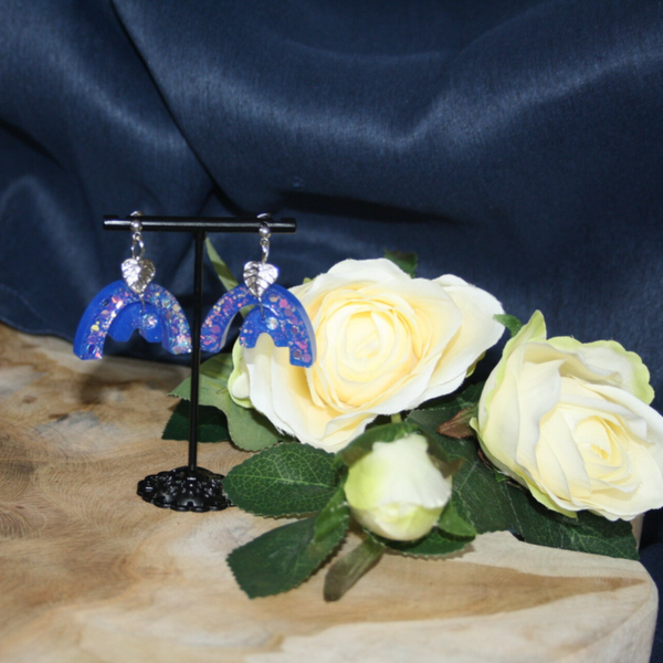 Unieke tweedelige boogjes oorbellen in het koningsblauw en glitters