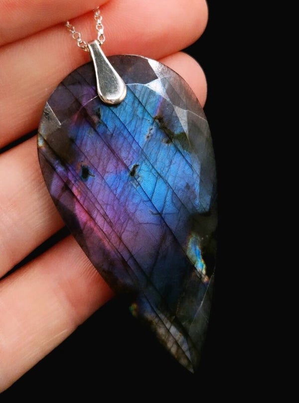 "RARE" Labradorite Necklace