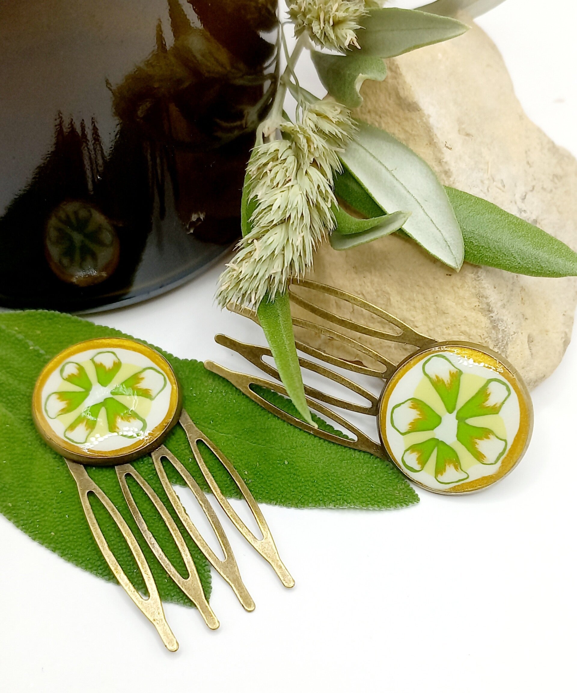 Peigne fleur verte