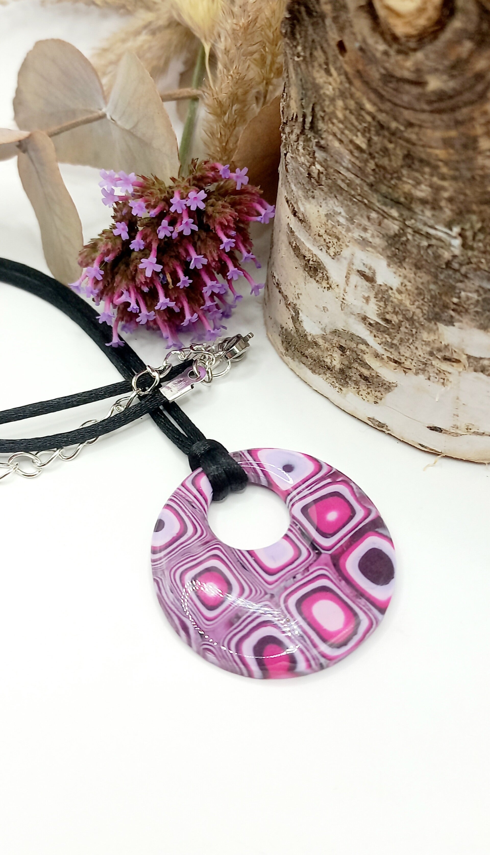 Collier satin violet