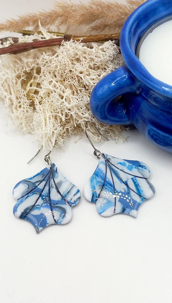 Feuilles bleues