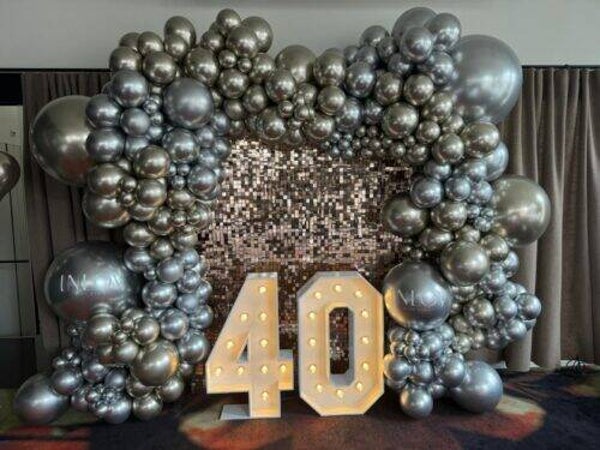 Dubbele led cijfers met luxe decoratie en shimmerwall