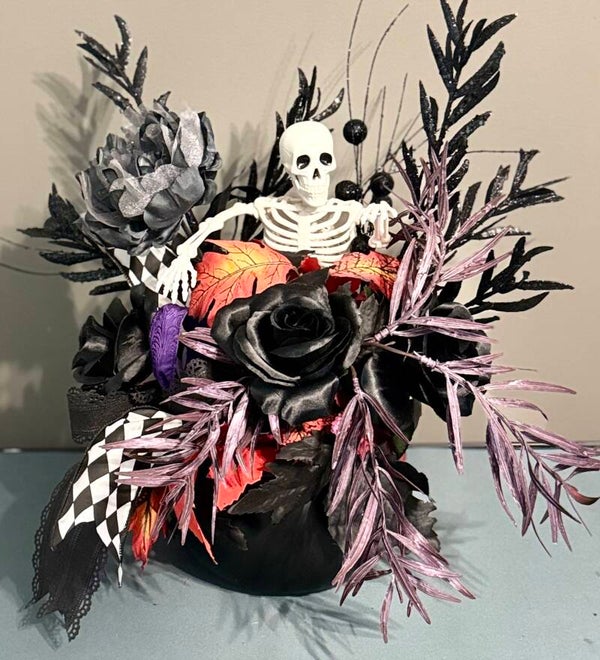 Skeleton peek a boo