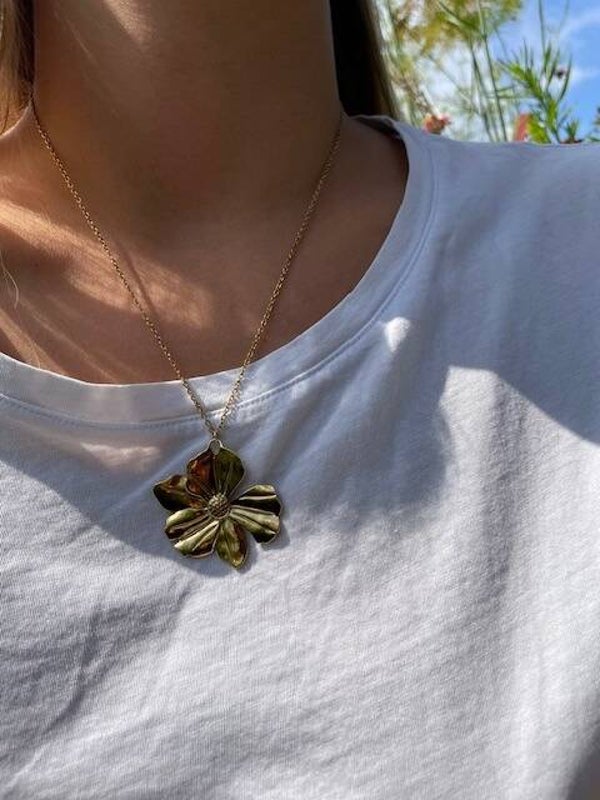 Wavy flower thin