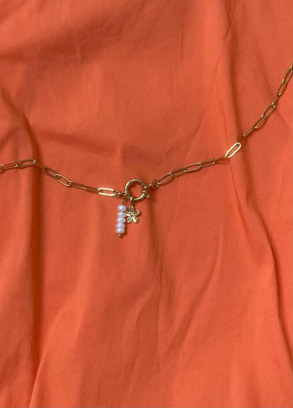 Pearl & bloom necklace