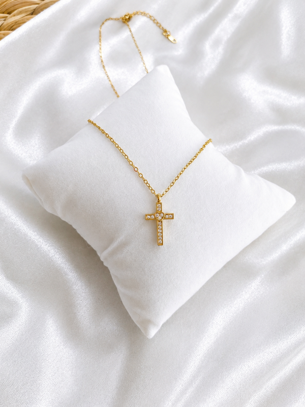 Collier acier doré et croix strass cœur