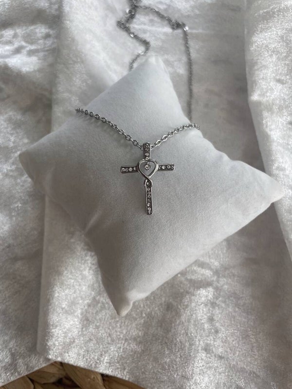 Bracelet acier argenté et croix strass