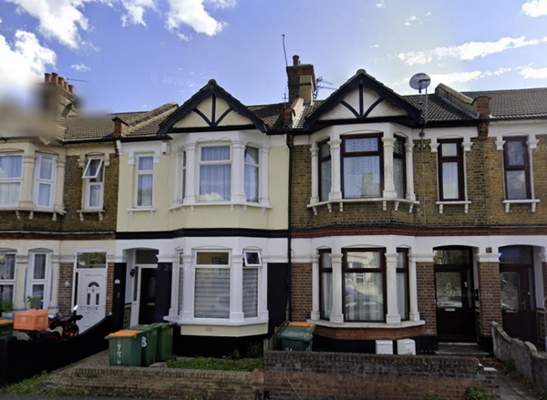 2 bedroom ground floor  flat for sale Barking Road E13