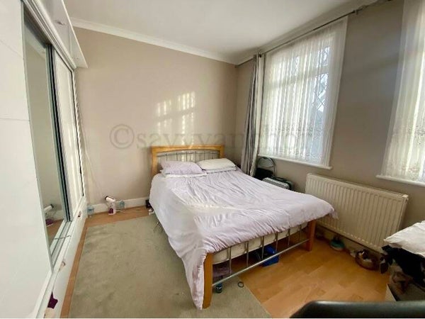 2 bedroom terraced house for sale Pulleyns Avenue, London E6