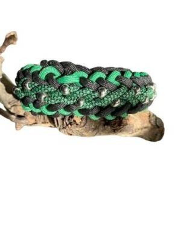 Halsband van paracord groen