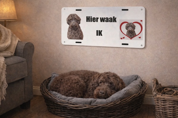 Bordje met foto en tekst