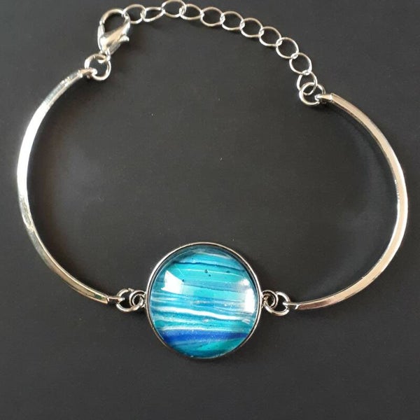 Adjustable silver-coloured bracelet with unique White Water stone Product # ArmSCMWWcab4