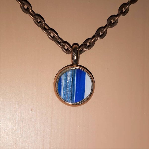 Unique ocean-coloured circular necklace hanger (with FREE chain) Product # CCSB2