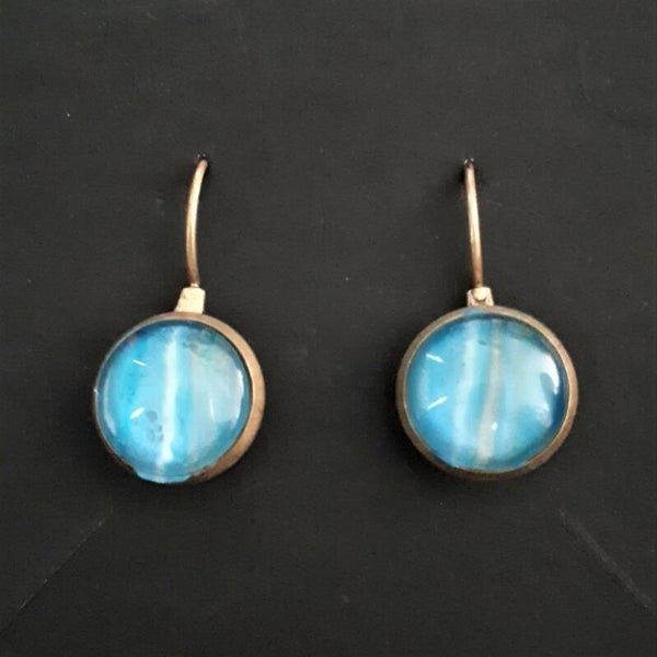 Bronze-coloured earrings with unique ocean-colored stones Product # EarBCSBcab1