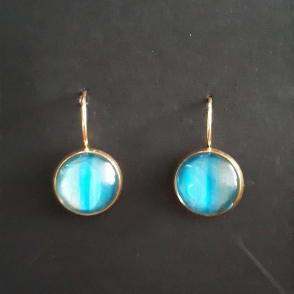 Gold-coloured earrings with unique ocean-colored stones Product # EarGCSBcab1