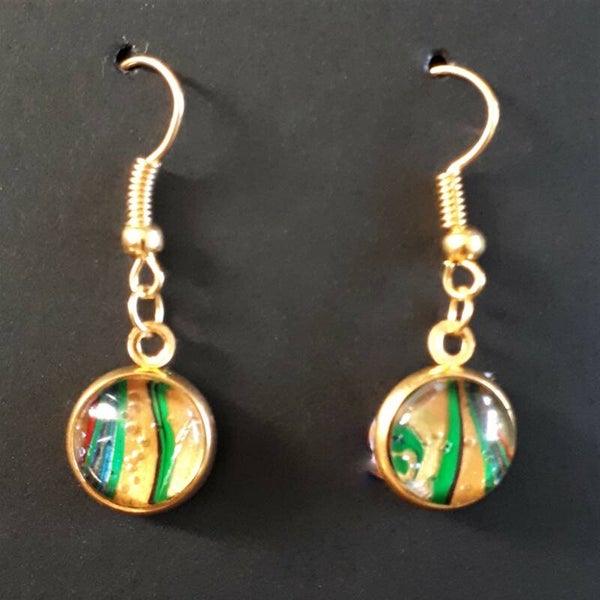 Gold-coloured earrings with unique Multi-coloured stones Product # EarhGCSMcab1