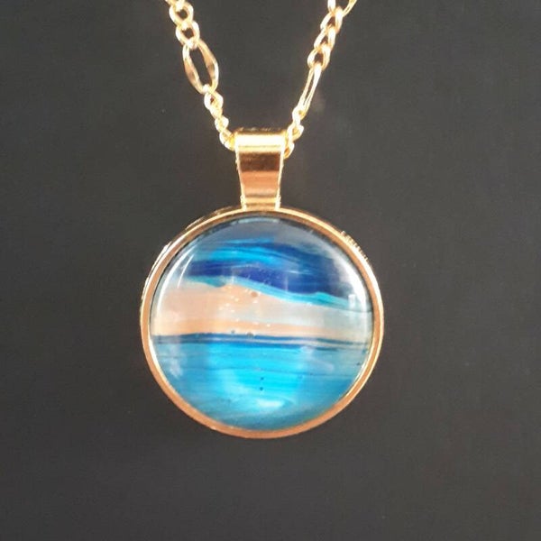 Unique ocean-colored round necklace hanger (with FREE chain) Product # GCMBcab1