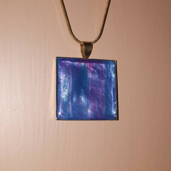 Small metallic pink + purple necklace hanger (with FREE chain) Product # GSMP2