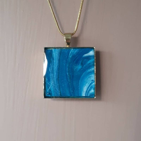 Unique ocean-colored necklace hanger (with FREE chain) Product # GSMB3