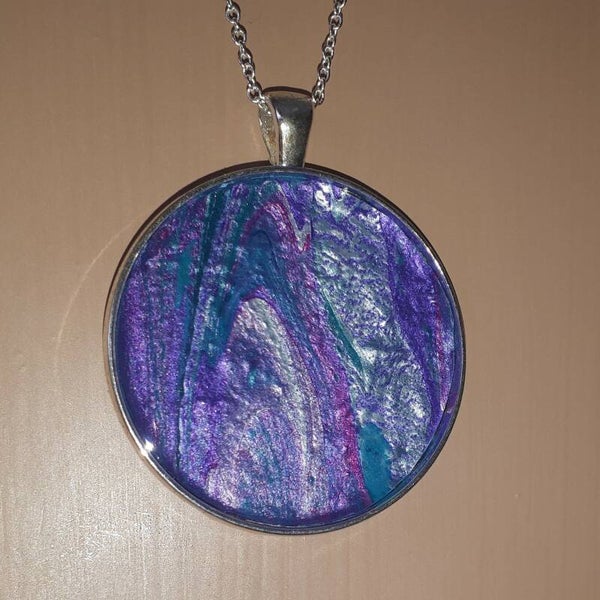 Metallic Purple and Pink circular necklace hanger (with FREE necklace) Product # SCLP1