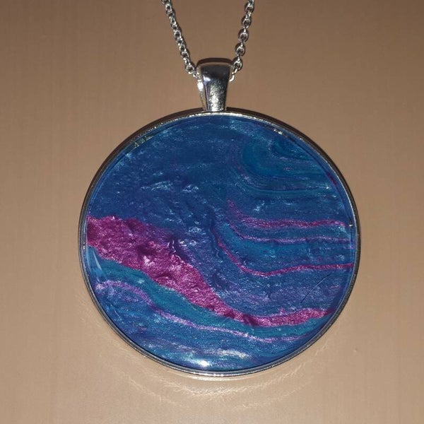 Metallic Purple and Pink circular necklace hanger (with FREE necklace) Product # SCLP2