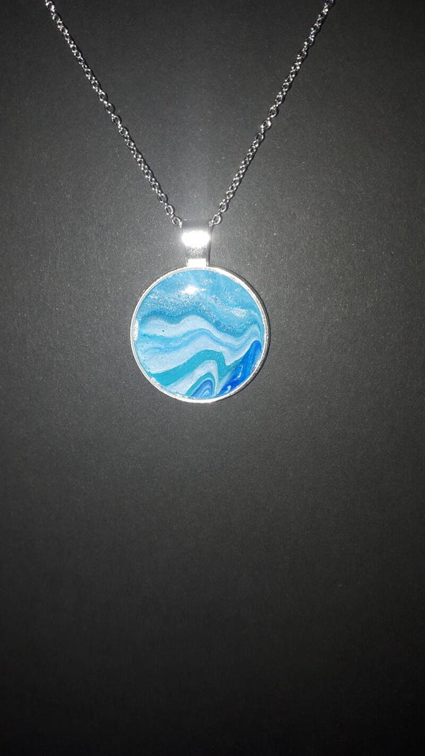 Unique ocean-colored circular necklace hanger (with FREE chain) Product # SCMB1