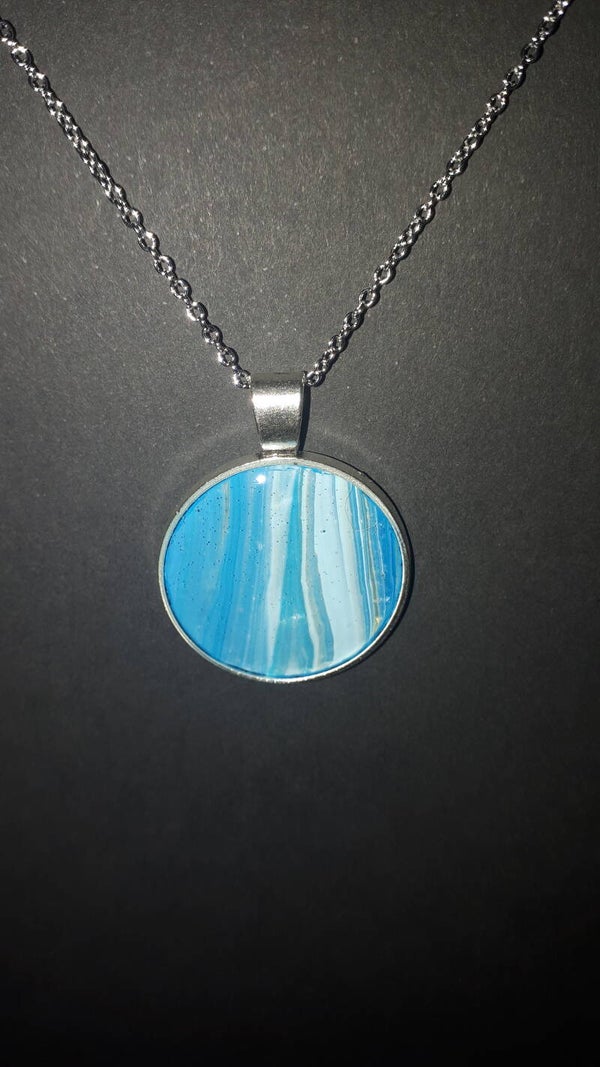 Unique ocean-colored circular necklace hanger (with FREE chain) Product # SCMB5