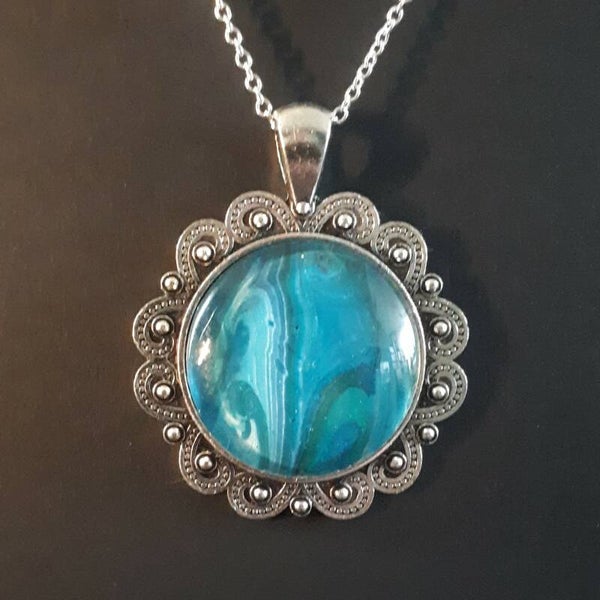 Unique Deep Sea-coloured stone in round Tibetan-style necklace hanger (with FREE chain) Product # SCMDSTcab3