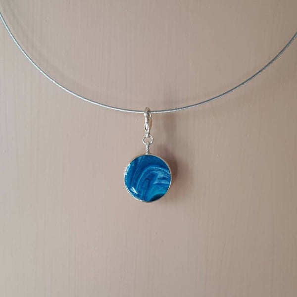Unique ocean-coloured circular necklace hanger (with FREE chain) Product #SCSB3