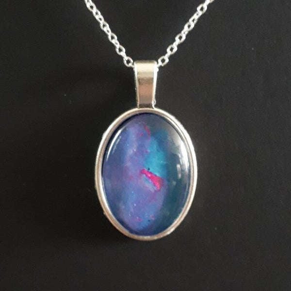 Unique pink/purple accented stone in simple oval necklace hanger (with FREE chain) Product # SOMPcab2