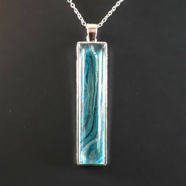 Silver-coloured keychain hanger with unique Deep Sea-coloured stone Product # keySRLDScab1