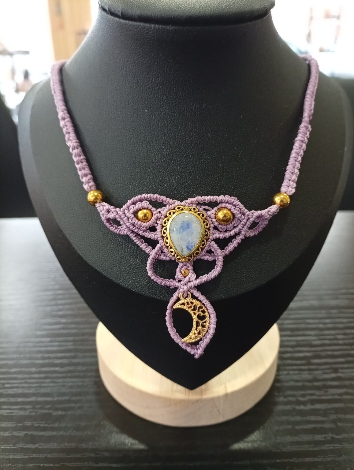 🌙 Collier micro-macramé – Pierre de Lune 🌙