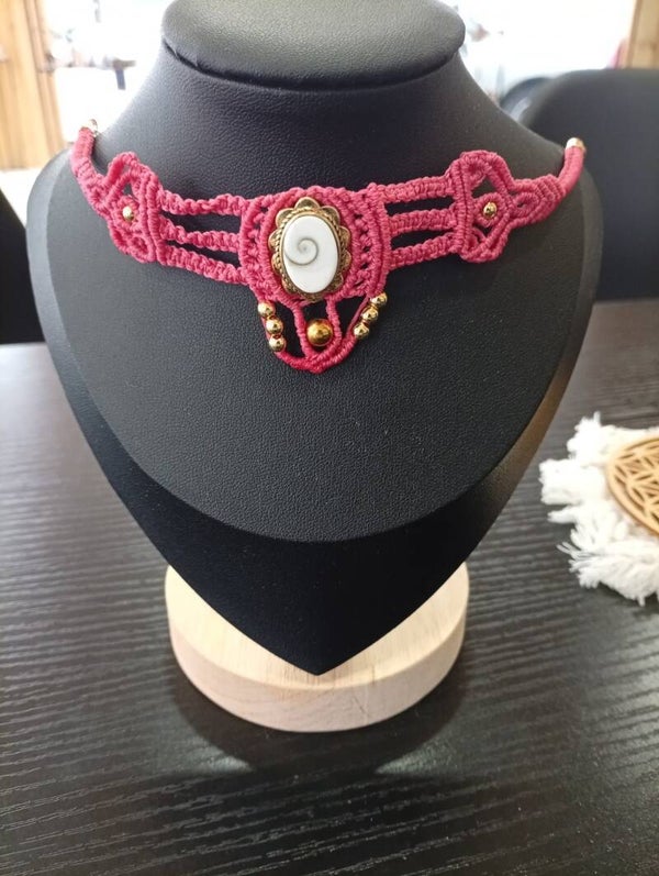 ✨ Collier micro-macramé – Œil de Lucie ✨